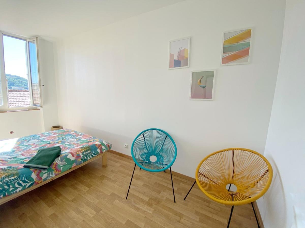22 Chic & Cosy Grand Appart 92M2 Parking Gratuit Hypercentre Netflix Saint-Etienne  Kültér fotó