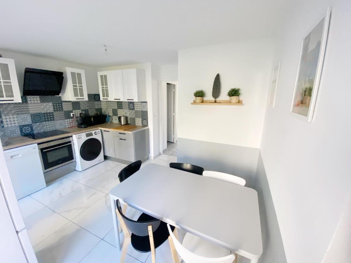 22 Chic & Cosy Grand Appart 92M2 Parking Gratuit Hypercentre Netflix Saint-Etienne  Kültér fotó